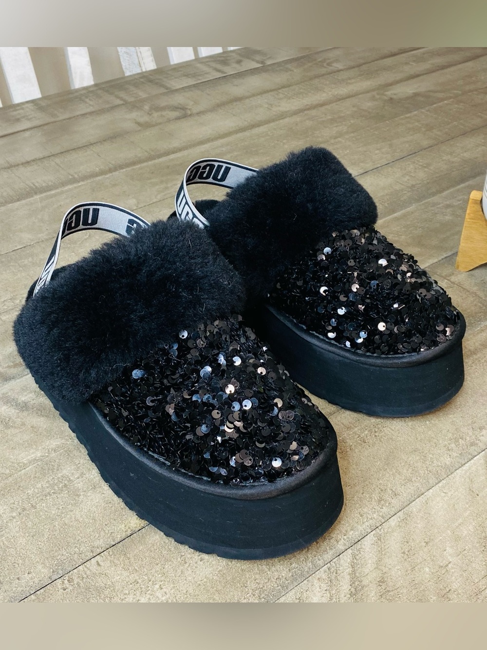 UGG Funkette Chunky Sequin Slipper Black Platform Slide Size 8
